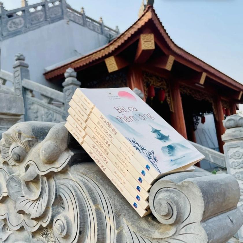 Sách Bài Ca Thầm Lặng – Đại Sư Tinh Vân