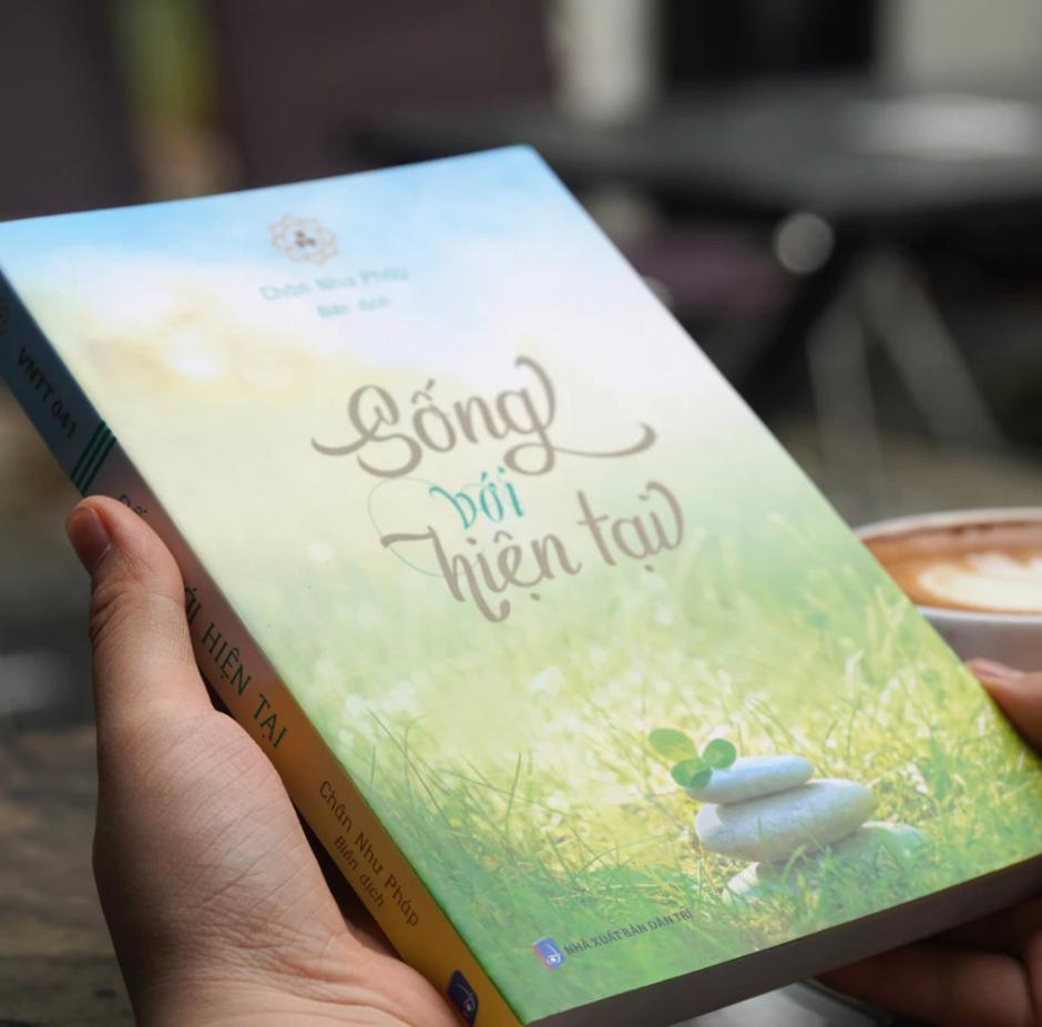 Sách Sống Với Hiện Tại – Chân Như Pháp